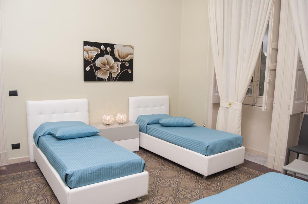 B&B Villa Roma เปียซซา อาร์เมรีนา ภายนอก รูปภาพ